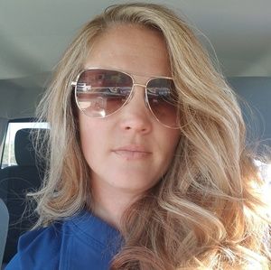 Meet your Posher, Rebekah